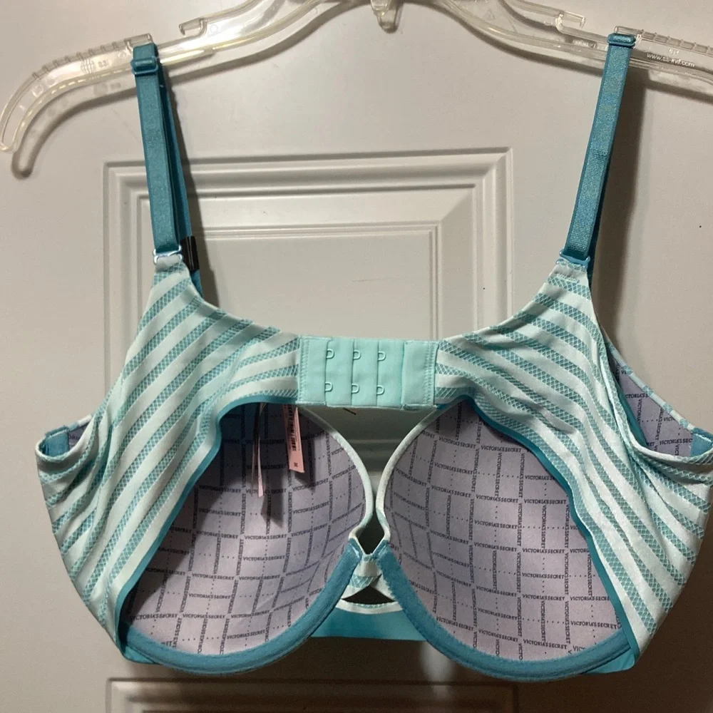 Victoria’s‎ Secret Light Blue Striped Bra - Women Intimates 38C NWT